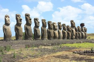 פסלים באיי הפסחא, מקור: ויקימדיה